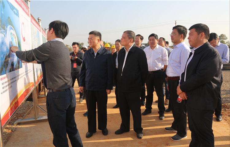 省人大领导视察调研海昏侯国考古遗址公园建设项目