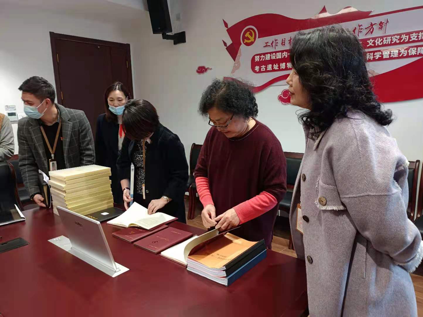 南昌汉代海昏侯国遗址管理局对局属党支部党建“三化”建设工作进行检查验收